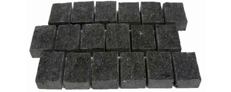 GM0339 - 4x4 Jet Black mesh granite - sides cut - natural.